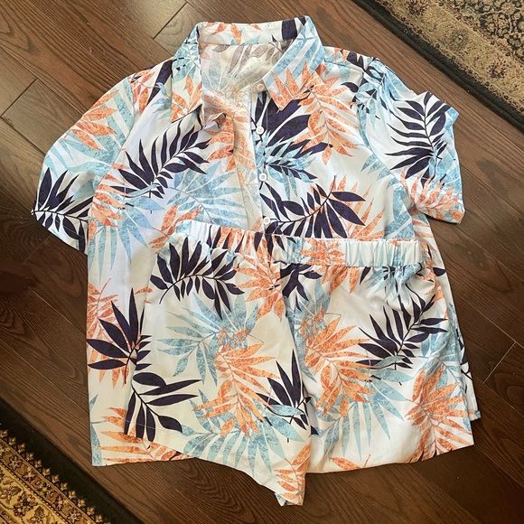 Shein Tropical Print Blouse & Shorts set - Picture 2 of 10